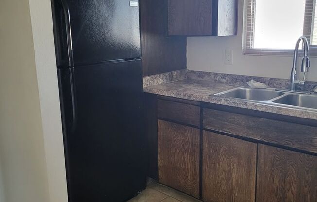 1 bed, 1 bath, 700 sqft, $1,100