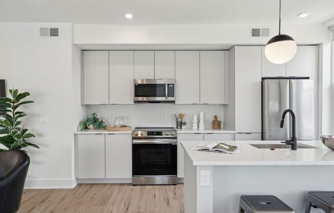 2 beds, 2 baths, 950 sqft, $1,875, Unit 311