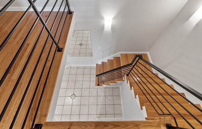2 beds, 1.5 baths, 1,518 sqft, $2,400, Unit 619