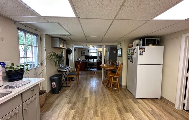 1 bed, 1 bath, $1,750, Unit BSMNT