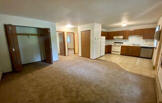 2 beds, 1 bath, $825, Unit 6