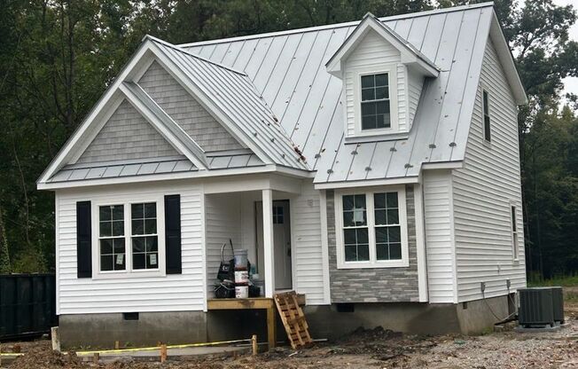 12617 James River Dr, N Prince George