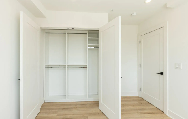 2 beds, 2 baths, $1,825, Unit Unit 502