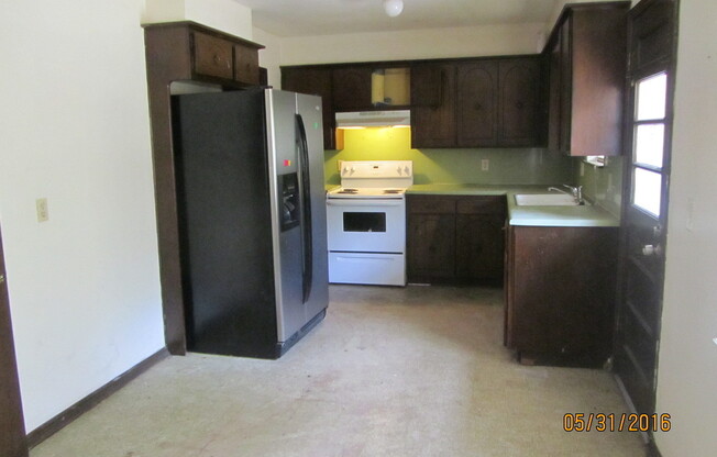 3 beds, 1.5 baths, $1,200