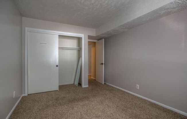 1 bed, 1 bath, 720 sqft, $910, Unit 24