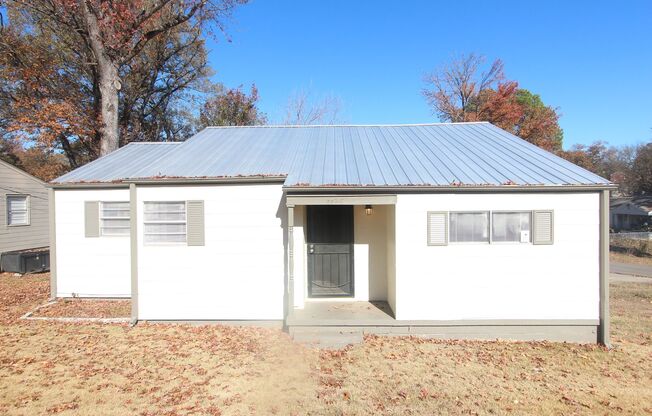 3 Bedroom, 1.5 Bath! New on the Market!  Better Hurry!!