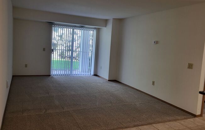 1 bed, 1 bath, 700 sqft, $1,415, Unit 58