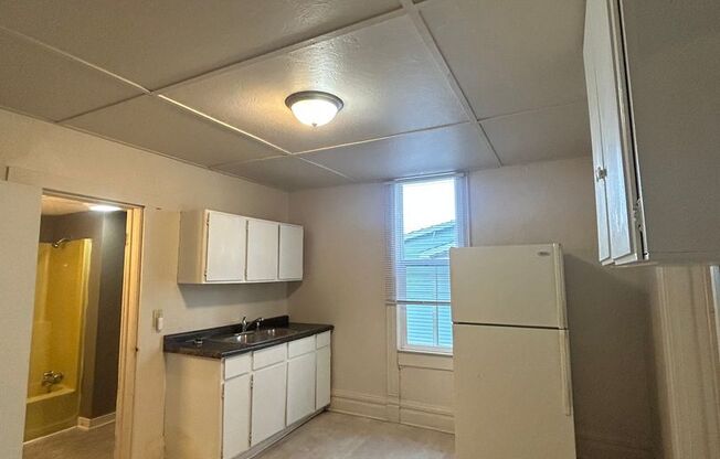 1 bed, 1 bath, 600 sqft, $749, Unit Unit 2