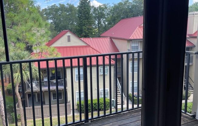 Spacious 1 bedroom/1 bathroom condo at Oasis at Pearl Lake