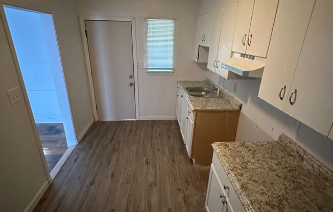 2 beds, 1 bath, 1,034 sqft, $650, Unit Wesley Drive- A