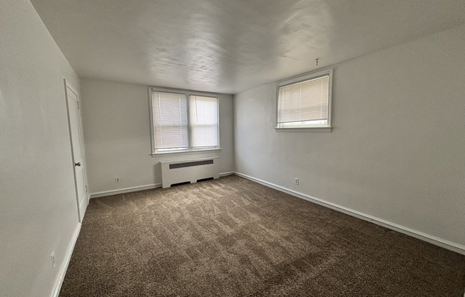 6 XXX BINGHAM ST
