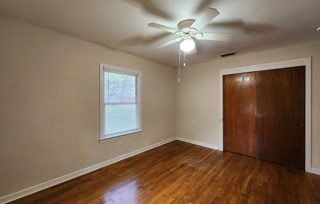 3 beds, 1 bath, $1,550