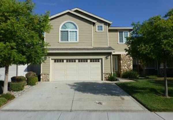 Coming Soon! Beautiful and Spacious 4 Bedroom Home in Central Park Neighborhood!