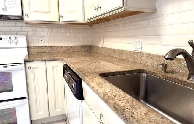395 REVERE BCH PKWY