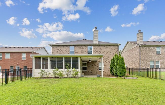 Amazing Home In Creekside Station