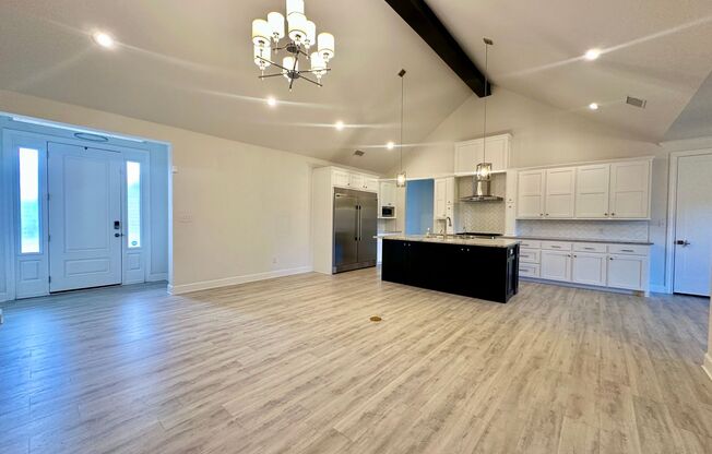 Beautiful 4Bed/3Bath Available!