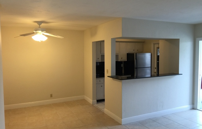 1 bed, 1 bath, 765 sqft, $1,575, Unit 10