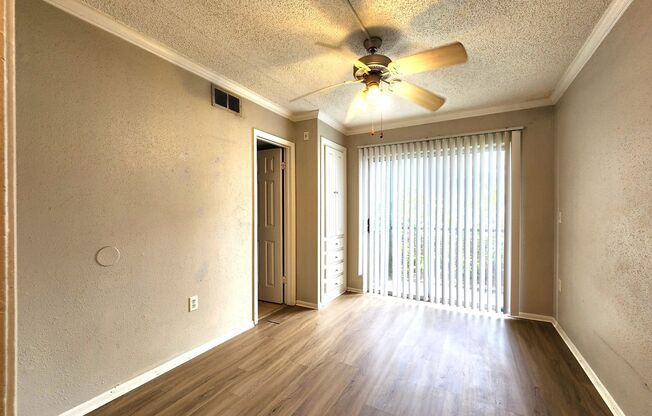 Ground Floor Unit; Tile/Laminate Flooring; Pool; Water/Sewer/Gas INCLUDED in the Rent!