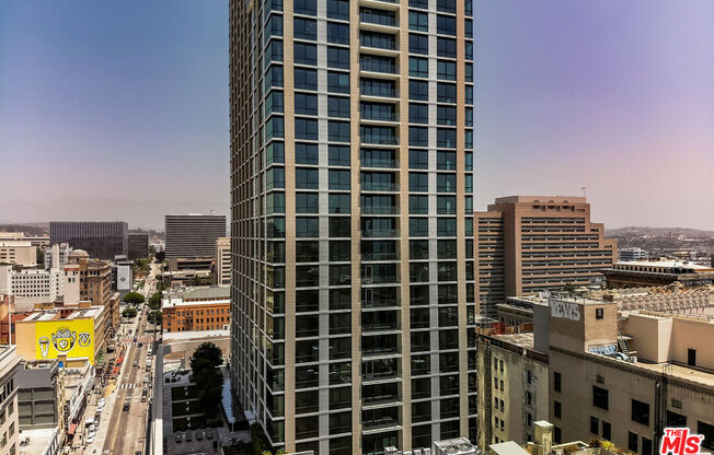 2 beds, 2.5 baths, 1,201 sqft, $5,000, Unit 3202