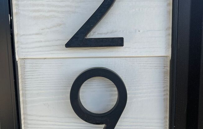 Studio, 1 bath, 500 sqft, $995, Unit 29