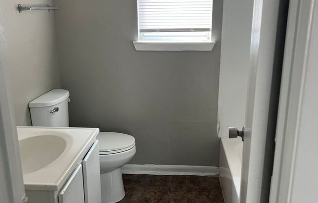 2 beds, 1 bath, 780 sqft, $1,190, Unit 411 F