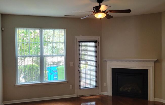 Beautiful 2Br 2.5Ba Townhome in North Raleigh! Available Now!