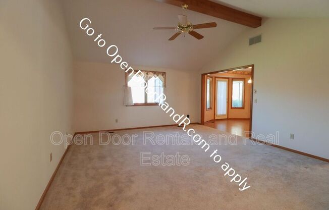 10806 LUPINE LN
