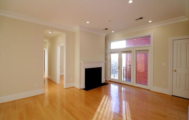2 beds, 2 baths, 975 sqft, $4,395, Unit 604