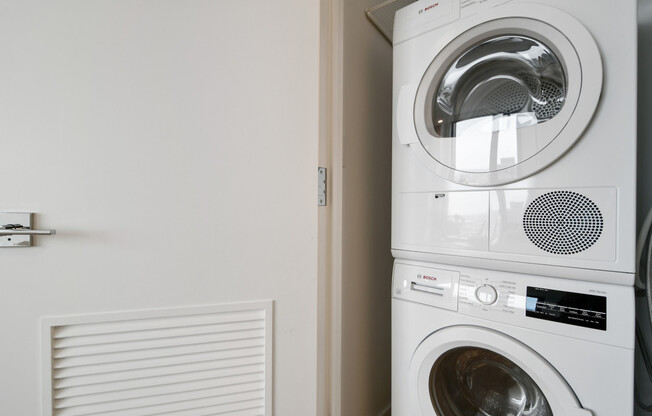 1 bed, 1 bath, $4,125, Unit 4406