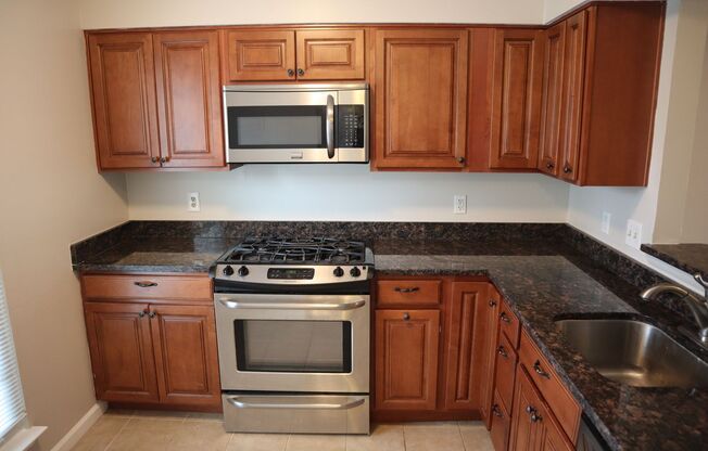 Spacious Townhome in Gaithersburg