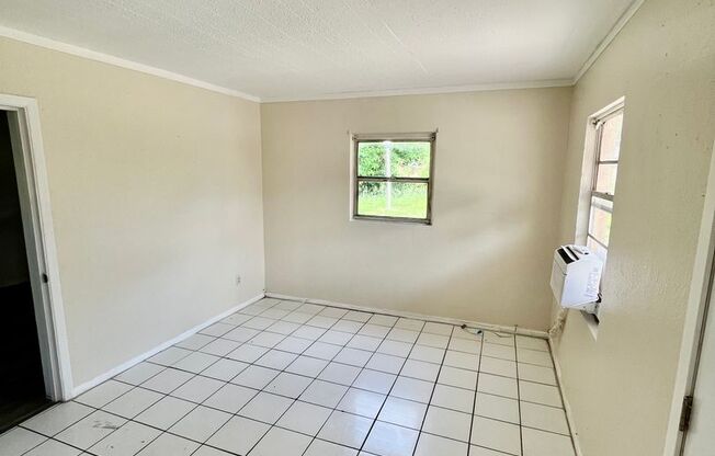 Winter Haven 1BR/1BA Duplex; NO APPLICATION FEE!