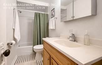 679 W Wrightwood Ave