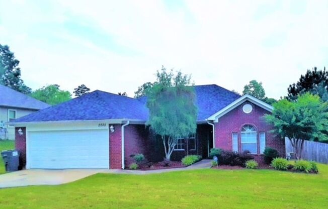 A NIce Home Waiting For You In Benton!