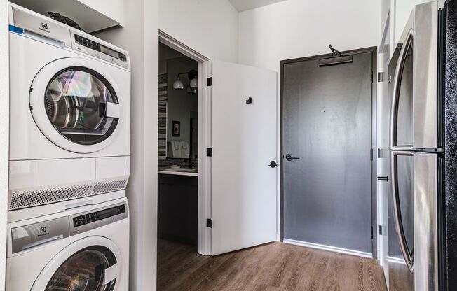 1 bed, 1 bath, 563 sqft, $1,549, Unit 211
