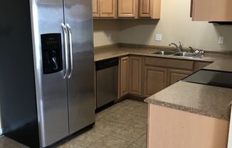 2 beds, 2 baths, $1,100, Unit 2B