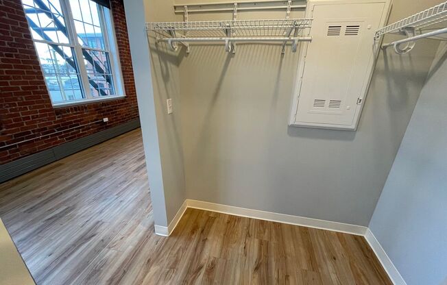Studio, 1 bath, 472 sqft, $1,715, Unit 214