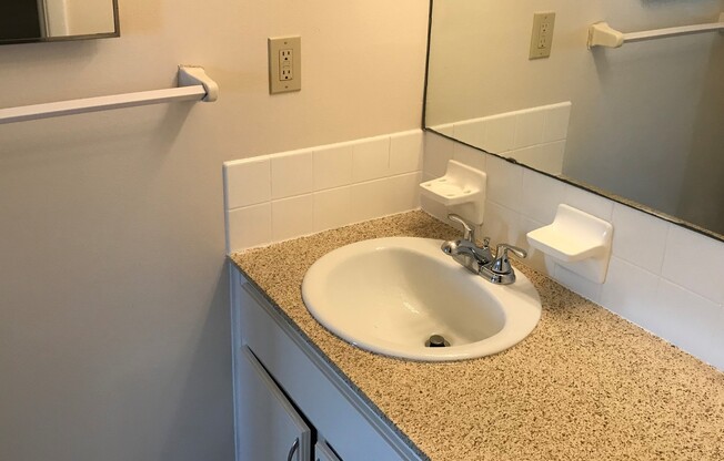 3 beds, 2 baths, 1,265 sqft, $1,242, Unit 08 - 811