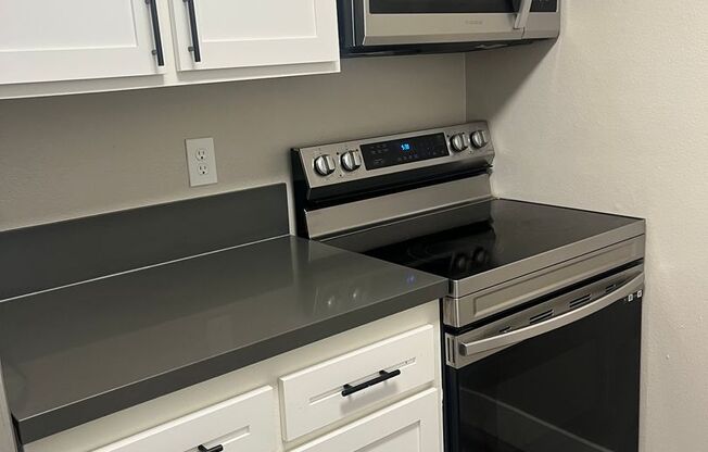 1 bed, 1 bath, 714 sqft, $1,795, Unit 064