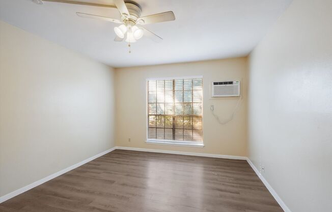 Studio, 1 bath, 445 sqft, $775, Unit 214