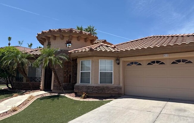 522 N ACACIA DR