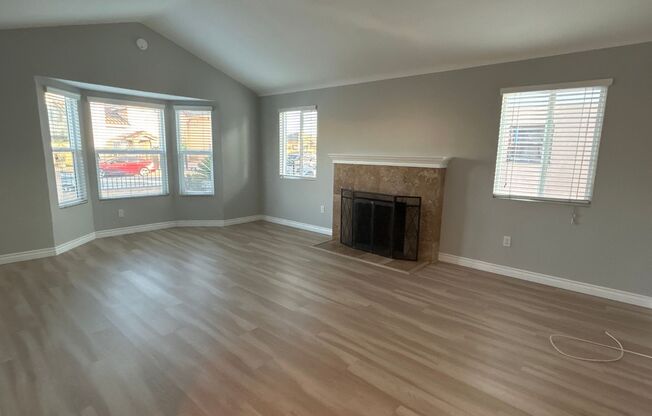 3133-3135 La Madera Ave