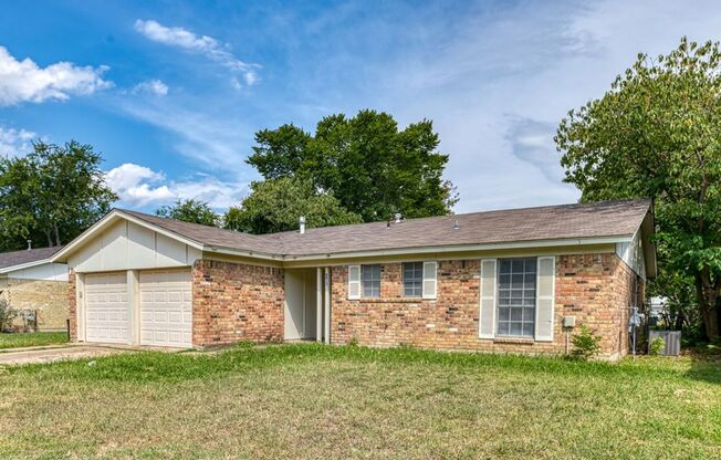 Spacious 3-Bedroom, 2-Bathroom Home in a Prime Location