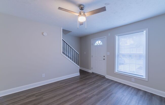 2 beds, 1 bath, 925 sqft, $1,350, Unit 821HLA