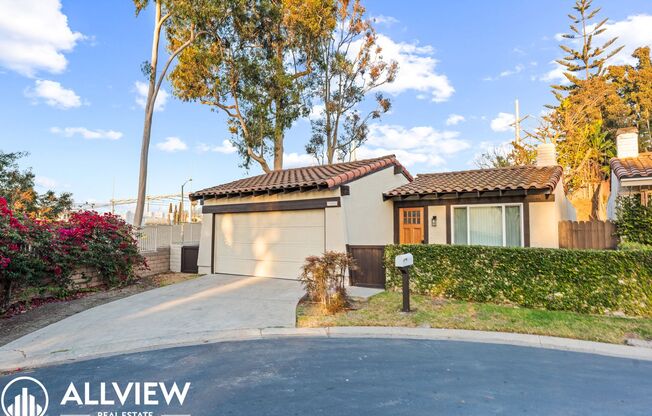 Inviting 2 Bed, 2 Bath End Unit Home with Large Backyard in San Juan Capistrano!