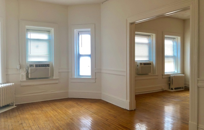 3 beds, 1 bath, 1,225 sqft, $2,299, Unit 1301-43