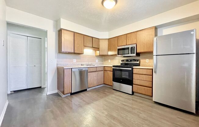 2 beds, 1 bath, 850 sqft, $1,350, Unit 2952