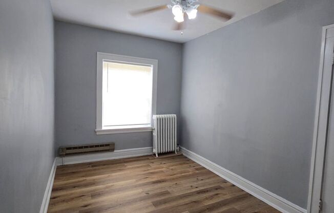 345 N Laverne Ave