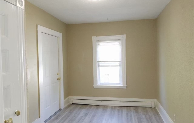 25 OAKLAND AVE