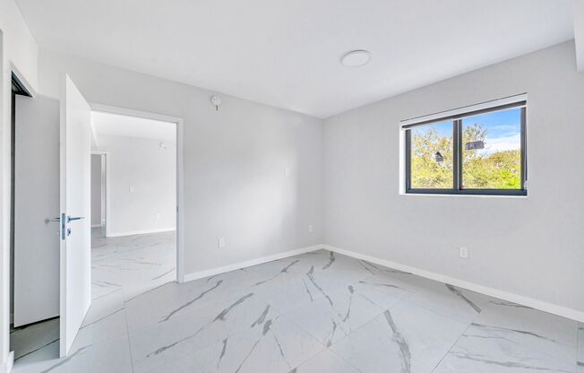 2 beds, 2 baths, 901 sqft, $2,769, Unit 302