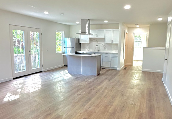 6384 6386 SHELTON CT